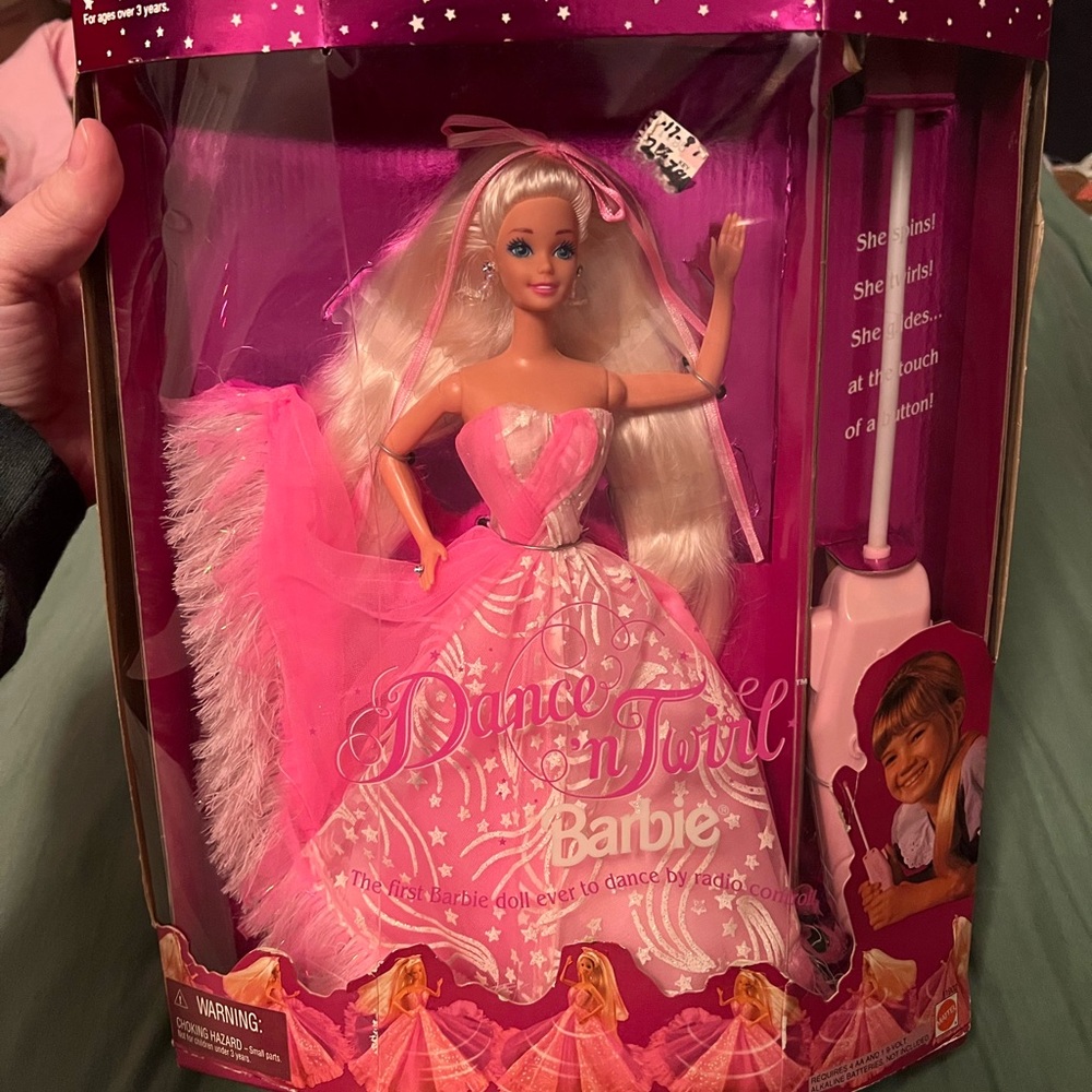 Barbie Dance 'n Twirl Doll in Vibrant Pink